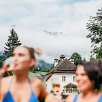 Almhof Alpin & Apartahotel Dienten am Hochkönig