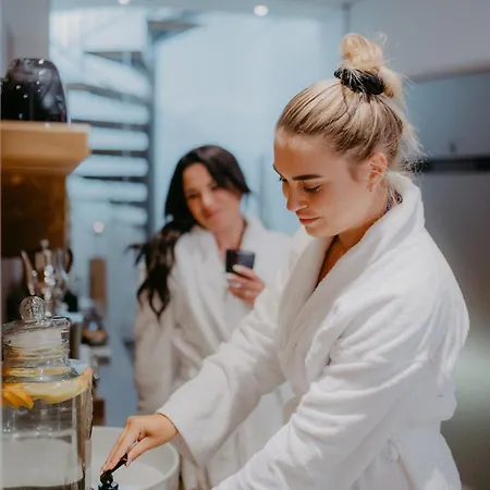 Almhof Alpin & Apartmanhotel