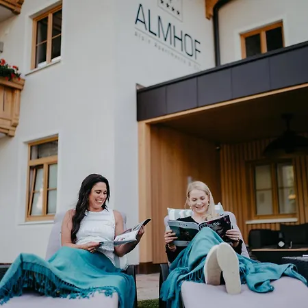 Almhof Alpin & Apart Otel Dienten am Hochkönig