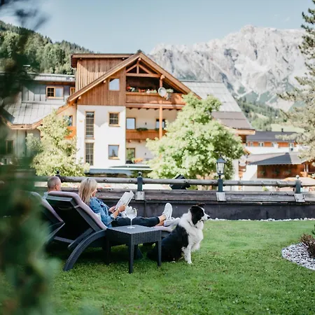 Almhof Alpin & 4* Dienten am Hochkönig