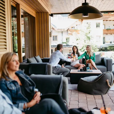 Almhof Alpin & Apartmanhotel Dienten am Hochkönig