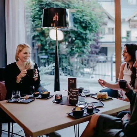 Almhof Alpin & Apartmanhotel 4*