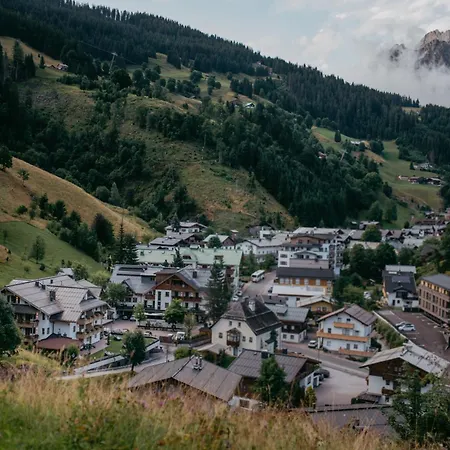 Apart Otel Almhof Alpin & Dienten am Hochkönig