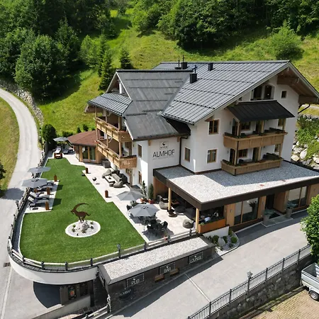 Almhof Alpin & Apart Otel Dienten am Hochkönig